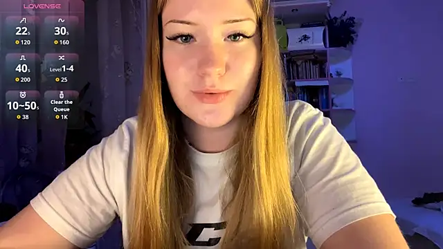 Snapshot of PandaFluff chatting on September 26, 5:06 pm PandaFluff online show from September 26, 5:06 pm