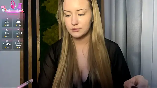 Snapshot of PandaFluff chatting on November 9, 4:49 pm PandaFluff online show from November 9, 4:49 pm