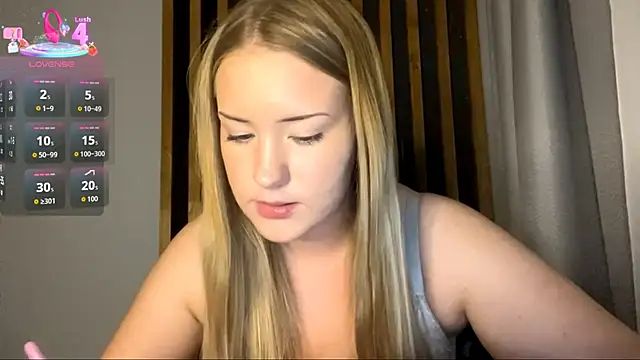 Snapshot of PandaFluff chatting on November 16, 4:23 pm PandaFluff online show from November 16, 4:23 pm