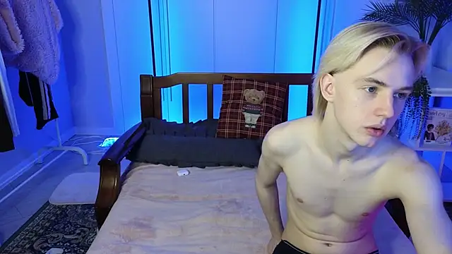 Snapshot of saintlauren1 chatting on November 29, 7:17 pm saintlauren1 online show from November 29, 7:17 pm