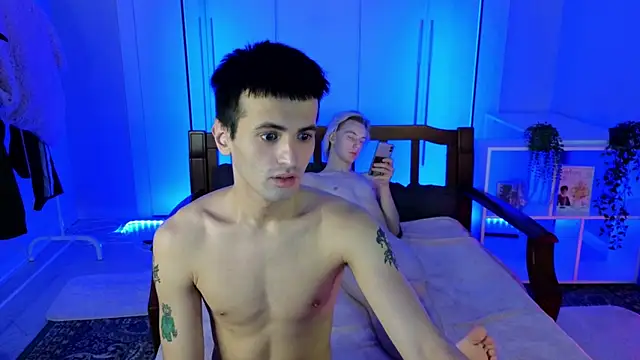 Snapshot of saintlauren1 chatting on December 5, 7:10 pm saintlauren1 online show from December 5, 7:10 pm