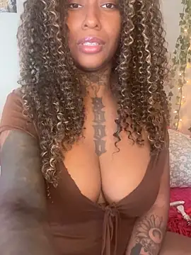 MistiSavannah online show from May 2, 2:55 pm
