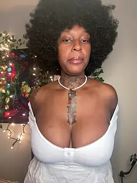 MistiSavannah online show from July 4, 1:06 pm