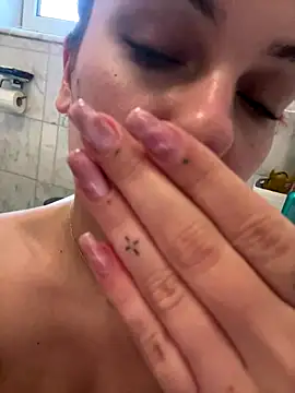 OliviaaFischer online show from December 2, 2:34 pm