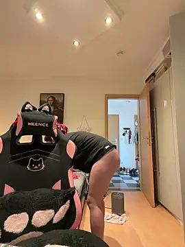 OliviaaFischer online show from April 22, 1:56 pm