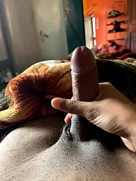 himanshhh03 online show from October 16, 8:04 am