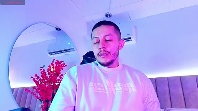 AronSandeers online show from October 25, 4:24 pm