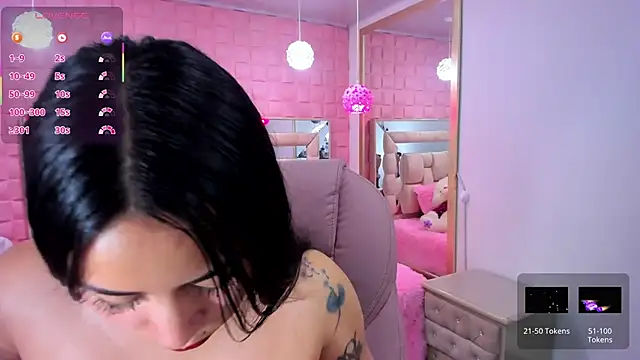  laaura  online show from November 20, 7:24 pm