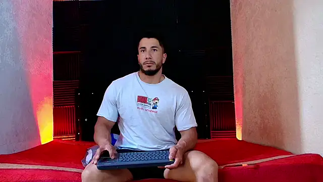 Snapshot of ZaneMaveric chatting on August 1, 4:39 pm ZaneMaveric online show from August 1, 4:39 pm