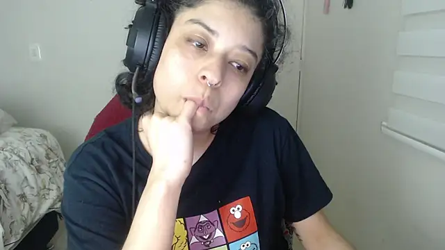 Snapshot of miss_carmila1 chatting on November 8, 1:17 am miss carmila1 online show from November 8, 1:17 am