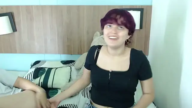 Snapshot of JadeAndJess_ chatting on September 18, 1:35 pm JadeAndJess online show from September 18, 1:35 pm