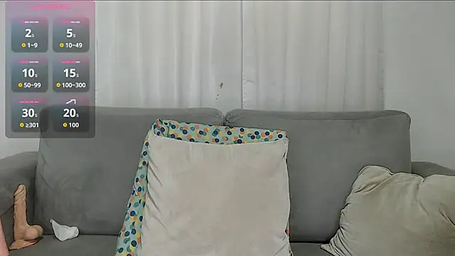 Snapshot of carolinefantasy_ chatting on October 13, 6:19 pm carolinefantasy  online show from October 13, 6:19 pm