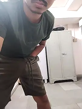 COme8989 online show from November 19, 8:42 pm