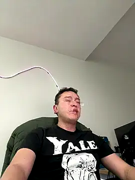 Snapshot of Robert2_honey chatting on September 25, 8:23 pm Robert2 honey online show from September 25, 8:23 pm