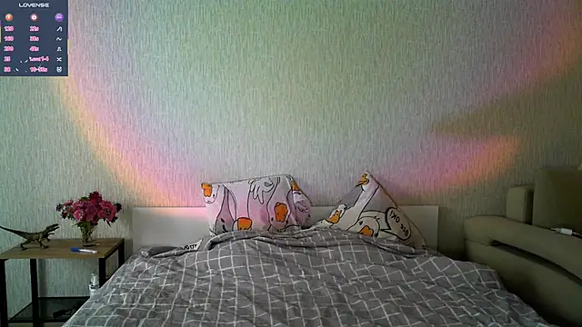 Snapshot of eskatmi chatting on September 12, 11:54 am eskatmi online show from September 12, 11:54 am