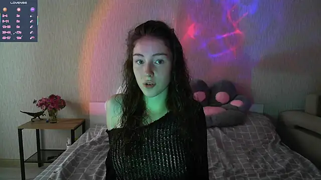 Snapshot of eskatmi chatting on September 15, 2:11 am eskatmi online show from September 15, 2:11 am