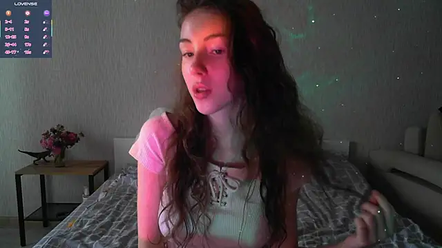 Snapshot of eskatmi chatting on September 18, 1:40 am eskatmi online show from September 18, 1:40 am