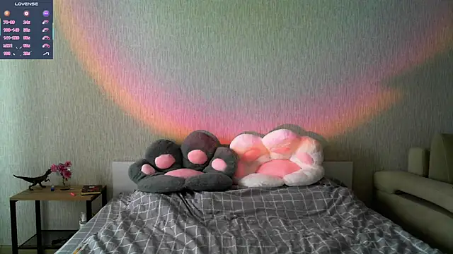 Snapshot of eskatmi chatting on September 21, 12:56 am eskatmi online show from September 21, 12:56 am