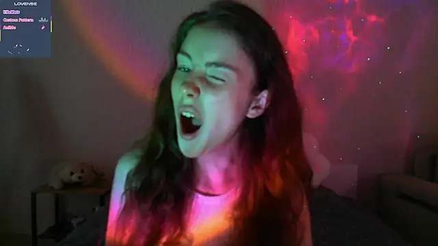 Snapshot of eskatmi chatting on September 25, 1:20 am eskatmi online show from September 25, 1:20 am