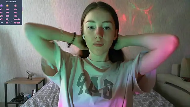 Snapshot of eskatmi chatting on September 27, 12:59 am eskatmi online show from September 27, 12:59 am