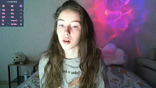 Snapshot of eskatmi chatting on October 10, 12:31 am eskatmi online show from October 10, 12:31 am