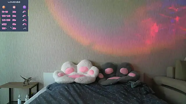 Snapshot of eskatmi chatting on October 19, 1:06 am eskatmi online show from October 19, 1:06 am