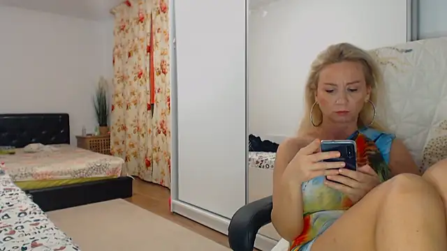 merlyn4 online show from January 9, 3:55 pm