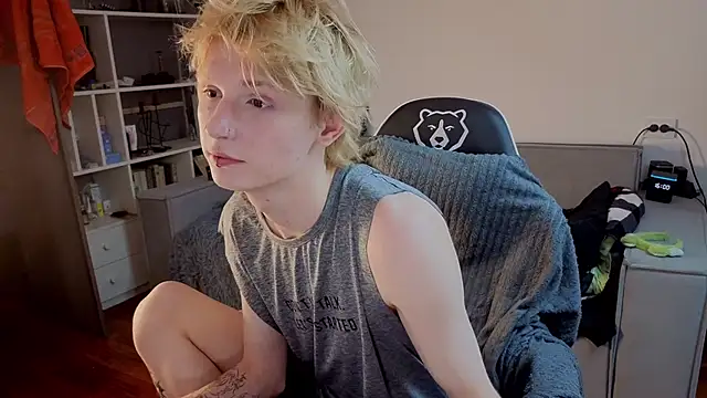 Your avatar online show from October 10, 12:59 pm