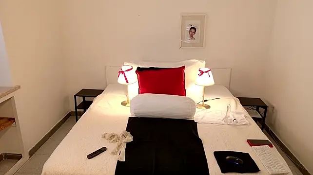 DaisyDea online show from October 10, 3:11 pm