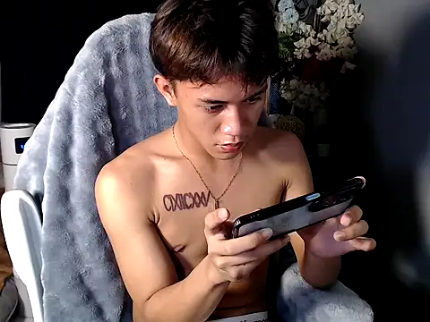 naughtyboyloy 0 online show from March 12, 5:08 pm