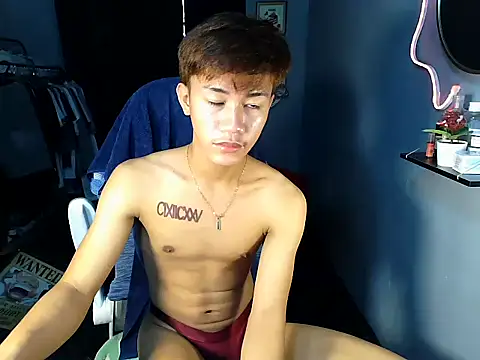 Snapshot of naughtyboyloy_0 chatting on June 11, 2:44 am naughtyboyloy 0 online show from June 11, 2:44 am