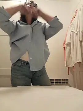 Snapshot of JIAA-WOO chatting on October 22, 1:44 pm JIAA-WOO online show from October 22, 1:44 pm