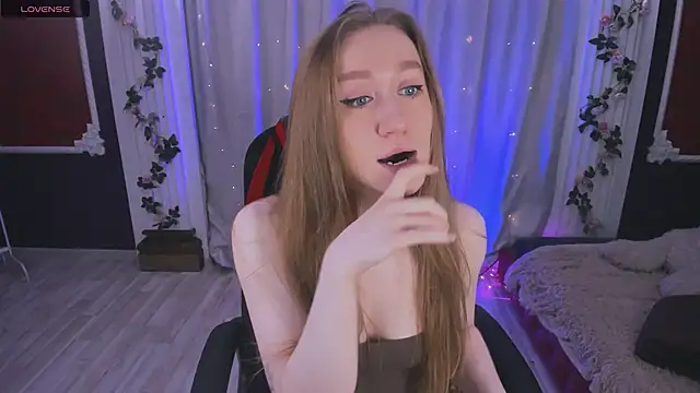 Snapshot of -Seava chatting on October 13, 3:01 pm -Seava online show from October 13, 3:01 pm