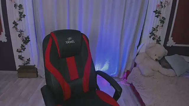 Snapshot of -Seava chatting on October 17, 3:36 pm -Seava online show from October 17, 3:36 pm