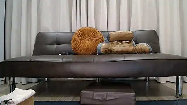 Snapshot of Liz_Hu chatting on March 21, 2:40 pm Liz Hu online show from March 21, 2:40 pm