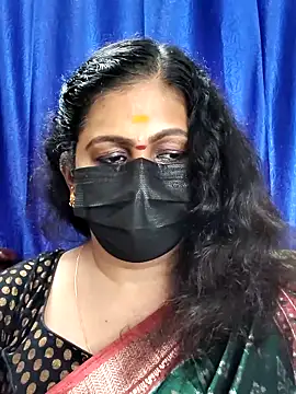 Snapshot of Sweetie_swetha37 chatting on October 22, 8:47 am Sweetie swetha37 online show from October 22, 8:47 am