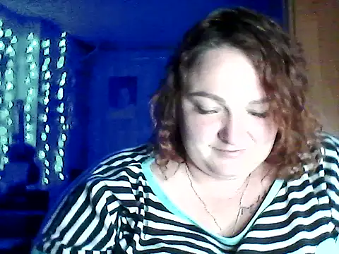 Snapshot of AngelQSky chatting on June 2, 8:33 pm AngelQSky online show from June 2, 8:33 pm