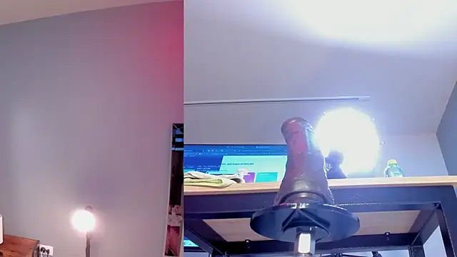 Laraebony  online show from April 21, 11:16 am