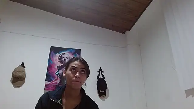 Crystal Star  online show from April 17, 12:24 am