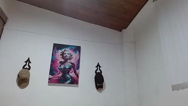 Crystal Star  online show from April 20, 11:06 pm