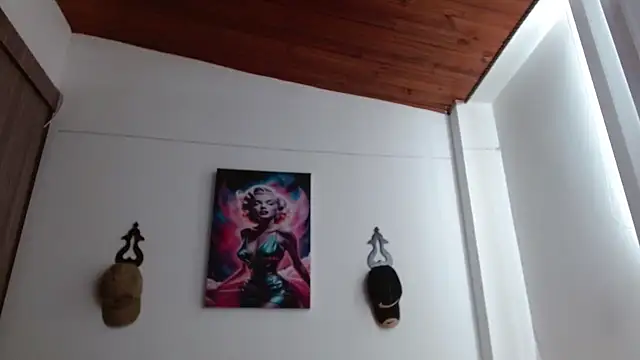 Crystal Star  online show from April 21, 2:56 pm