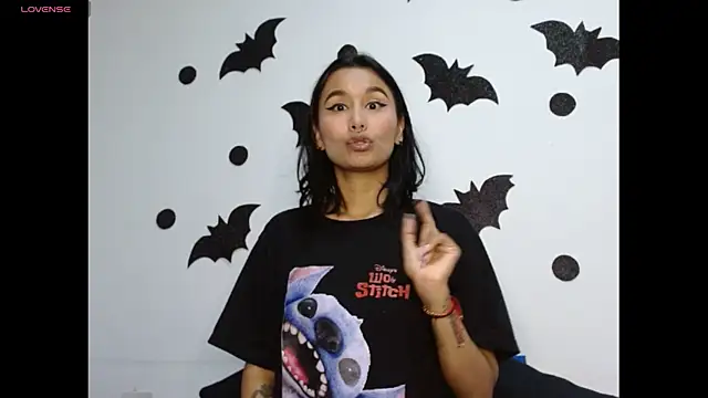 Snapshot of Gia_Lee chatting on October 25, 3:25 am Gia Lee online show from October 25, 3:25 am