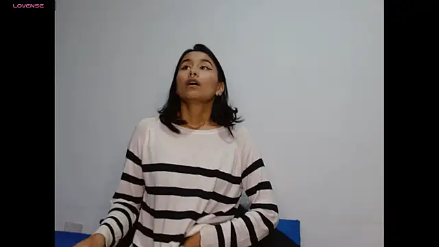 Snapshot of Gia_Lee chatting on November 18, 3:01 am Gia Lee online show from November 18, 3:01 am