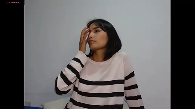 Snapshot of Gia_Lee chatting on November 29, 2:58 am Gia Lee online show from November 29, 2:58 am