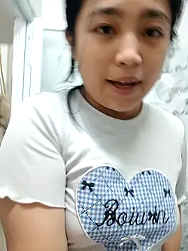 Snapshot of Minn-cute chatting on September 16, 11:00 am Minn-cute online show from September 16, 11:00 am