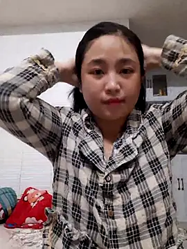 Snapshot of Minn-cute chatting on September 20, 1:12 pm Minn-cute online show from September 20, 1:12 pm