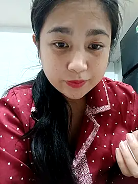 Snapshot of Minn-cute chatting on October 4, 6:55 am Minn-cute online show from October 4, 6:55 am