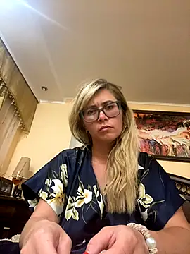 Crystal00Girl online show from September 9, 9:25 pm