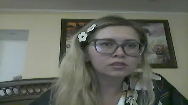 Crystal00Girl online show from November 6, 1:17 am