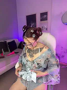 dreamleah  online show from March 10, 10:04 pm